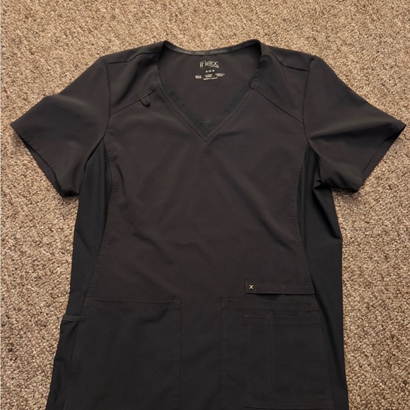 Cherokee filed dark gray scrub top Med - Picture 4 of 5